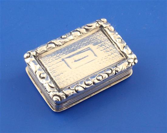 A George IV engine turned silver rectangular vinaigrette by Nathaniel Mills, 1in.